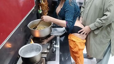 å¾·è¥¿å®¶åº­ä¸»å¦‡åœ¨åŽ¨æˆ¿åšé¥­æ—¶è‚›äº¤
