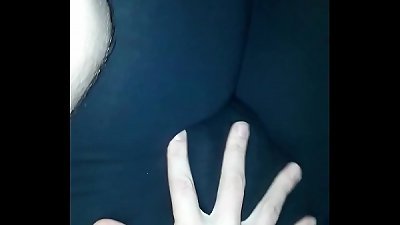 ç†Ÿç¡çš„å¥³å­©è¢«æ‘¸ç´¢ï¼Œèº«æç˜¦é•¿ï¼Œå˜æ€ã€‚æœ‰æ—¶å€™ï¼Œè¡£æœä¹Ÿå¯ä»¥å¾ˆæœ‰è¶£ã€‚